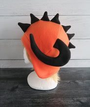 Load image into Gallery viewer, Curled Horn Dragon Fleece Hat