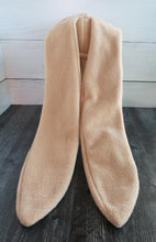 Load image into Gallery viewer, Coco Animal Crossing cosplay costume Bunny Fleece Hat New Horizons