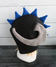 Load image into Gallery viewer, Curled Horn Dragon Fleece Hat
