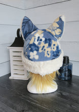 Load image into Gallery viewer, Hawaiian Cat Fleece Hat - Sherpa Hat
