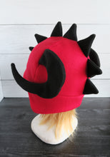 Load image into Gallery viewer, Curled Horn Dragon Fleece Hat
